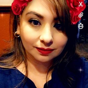 Meet your Posher, Lina